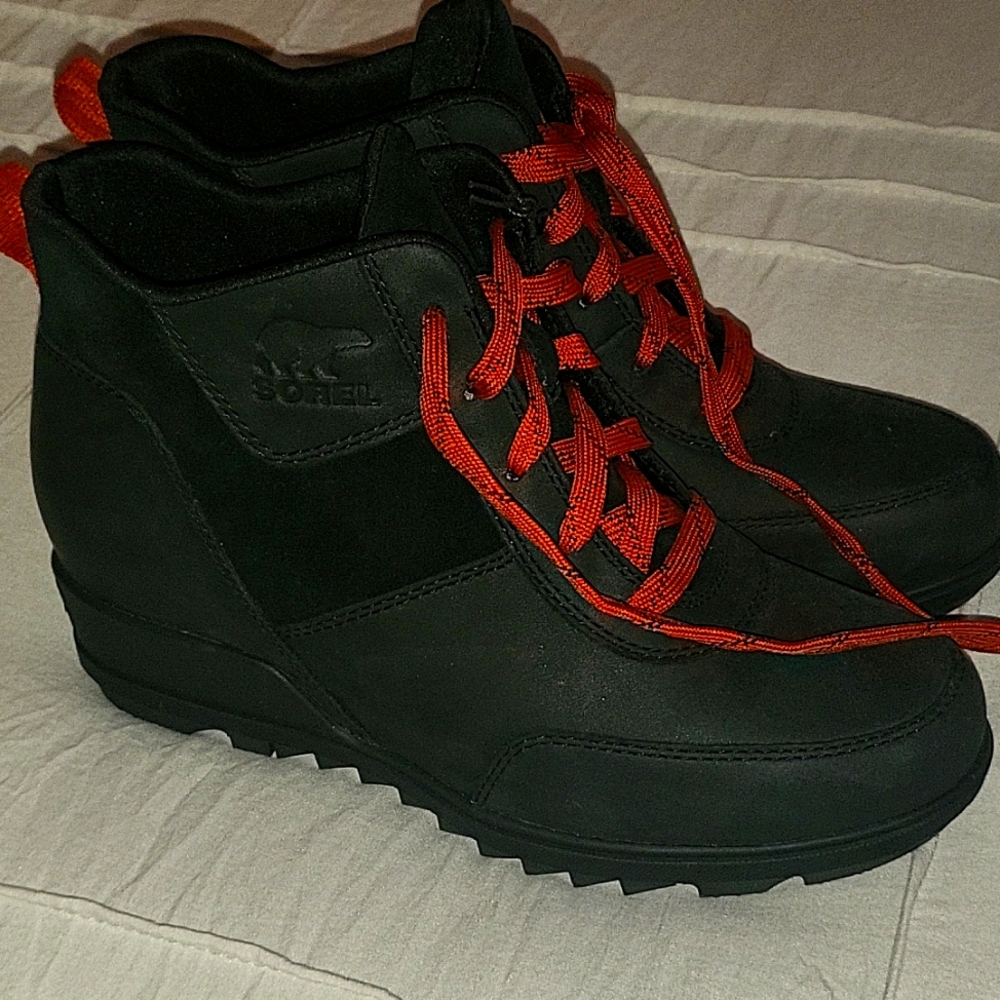 Sorel wedge ( hidden) Booties